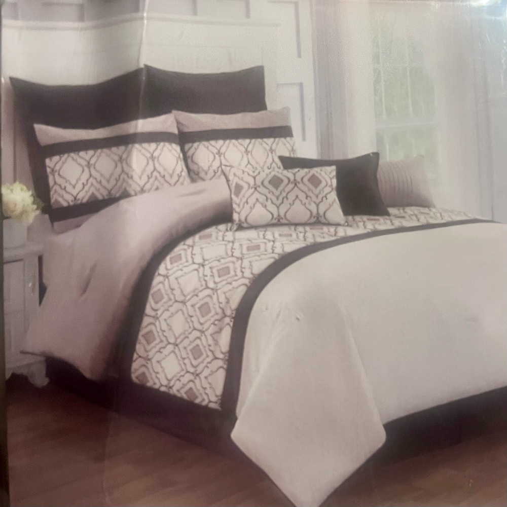 FEH 9-Piece Cal King Bedding Set